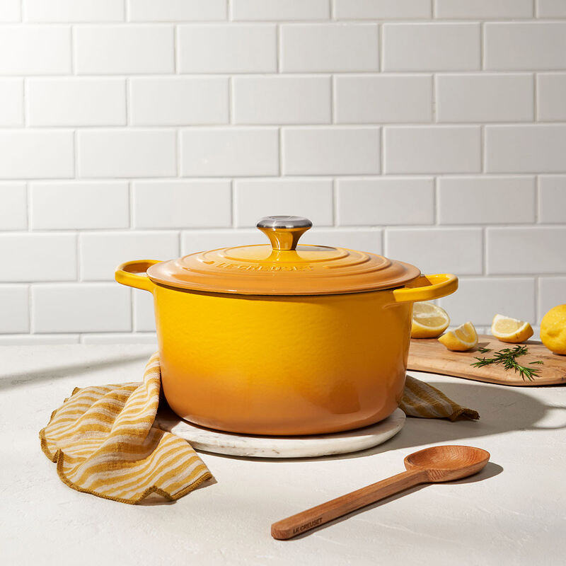 Le Creuset Signature Cast Iron Round Casserole 28cm image number 34