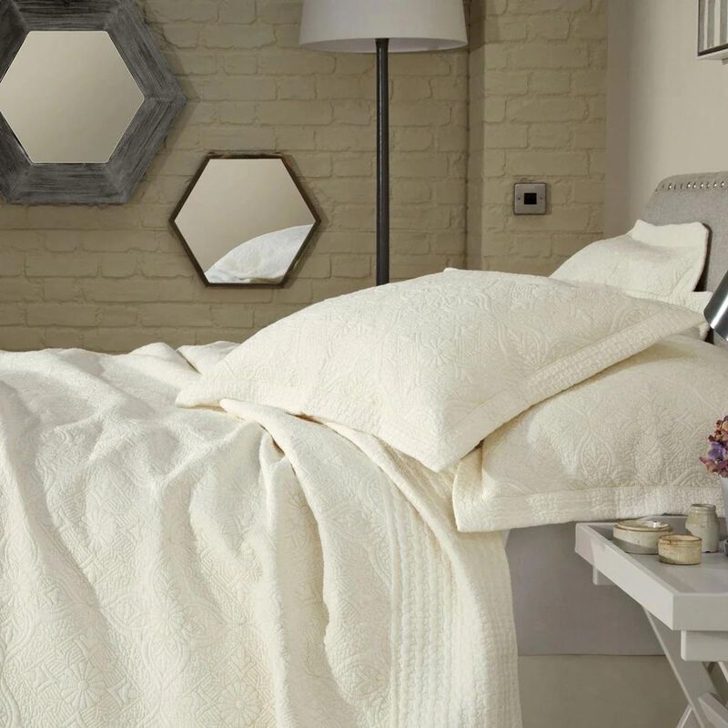 Forever England Burford Bedspread image number 1