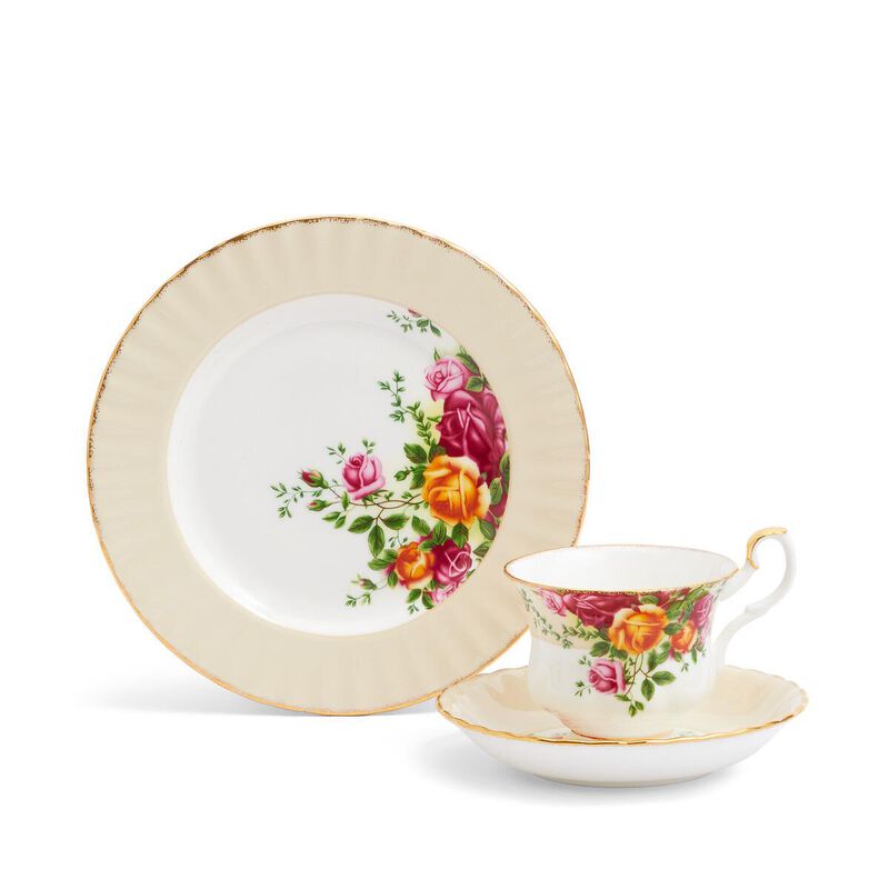 Royal Albert Old Country Roses 3 Piece Set Vanilla image number 0