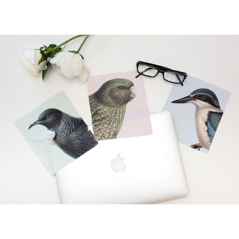 Birds & Botanicals Kakariki Lens Cloth image number 1