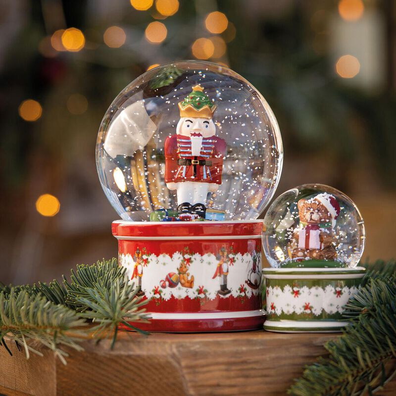 Villeroy & Boch Christmas Toys Snow Globe Large Nutcracker 13x13x17cm image number 2