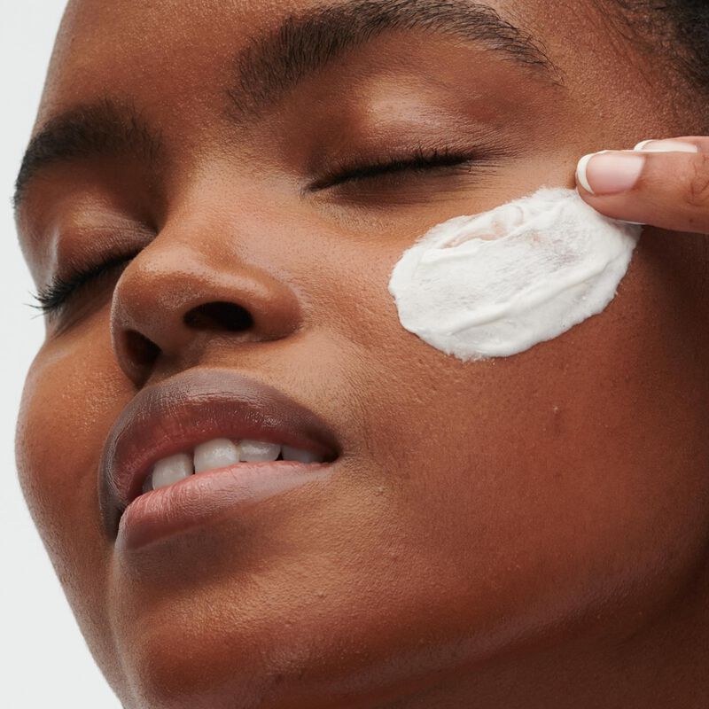 MAC Hyper Real Cream to Foam Cleanser 30ml image number 3