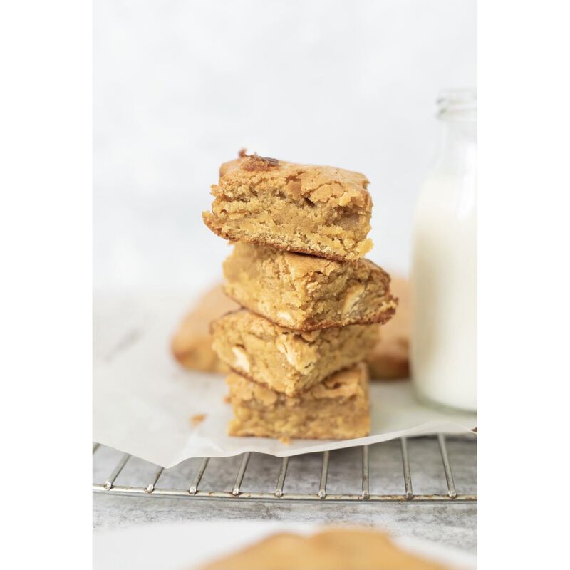 Flour & Dough Fudgy White Chocolate Blondie Mix 620g image number 1