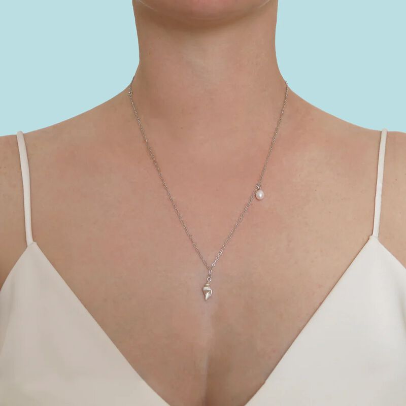 Boh Runga Pearly Shell Necklace image number 1