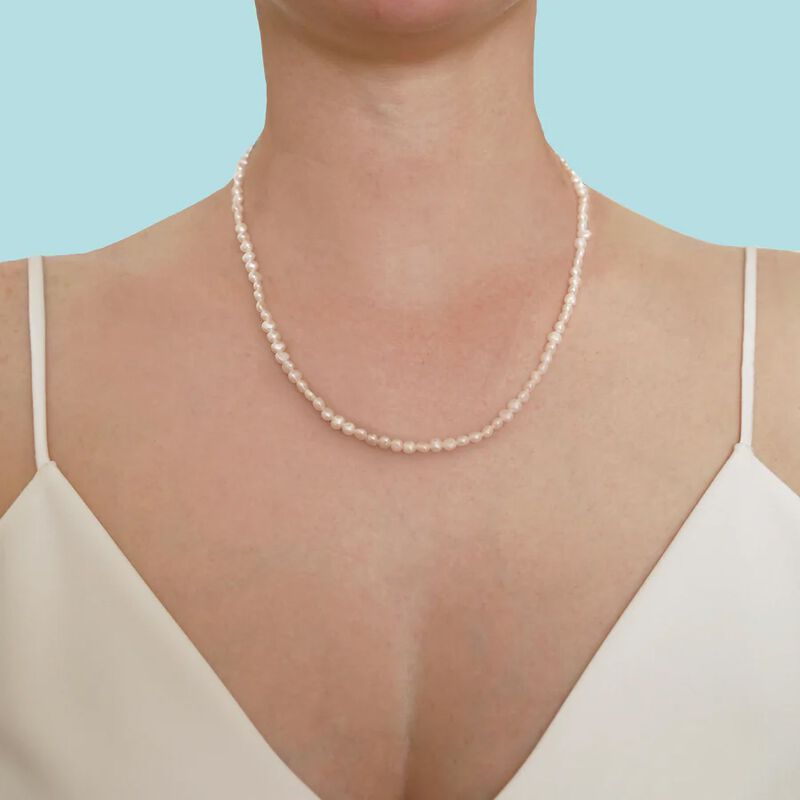 Boh Runga Little Pearls Necklace image number 1