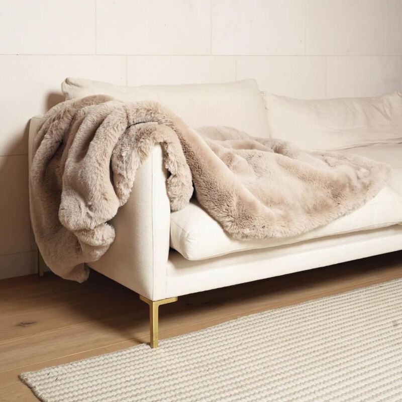 Home Lab Vegan Fur Throw - Big Bear 130 x 150cm image number 10