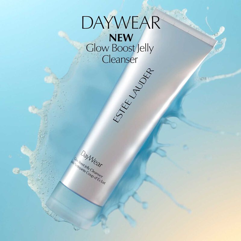 Est&eacute;e Lauder DayWear Glow Boost Gel Cleanser 125ml image number 2