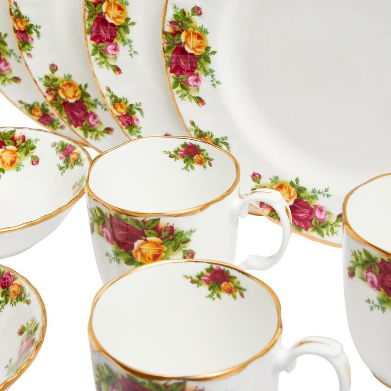 Royal Albert Old Country Roses Breakfast Set, 12 Pieces image number 1