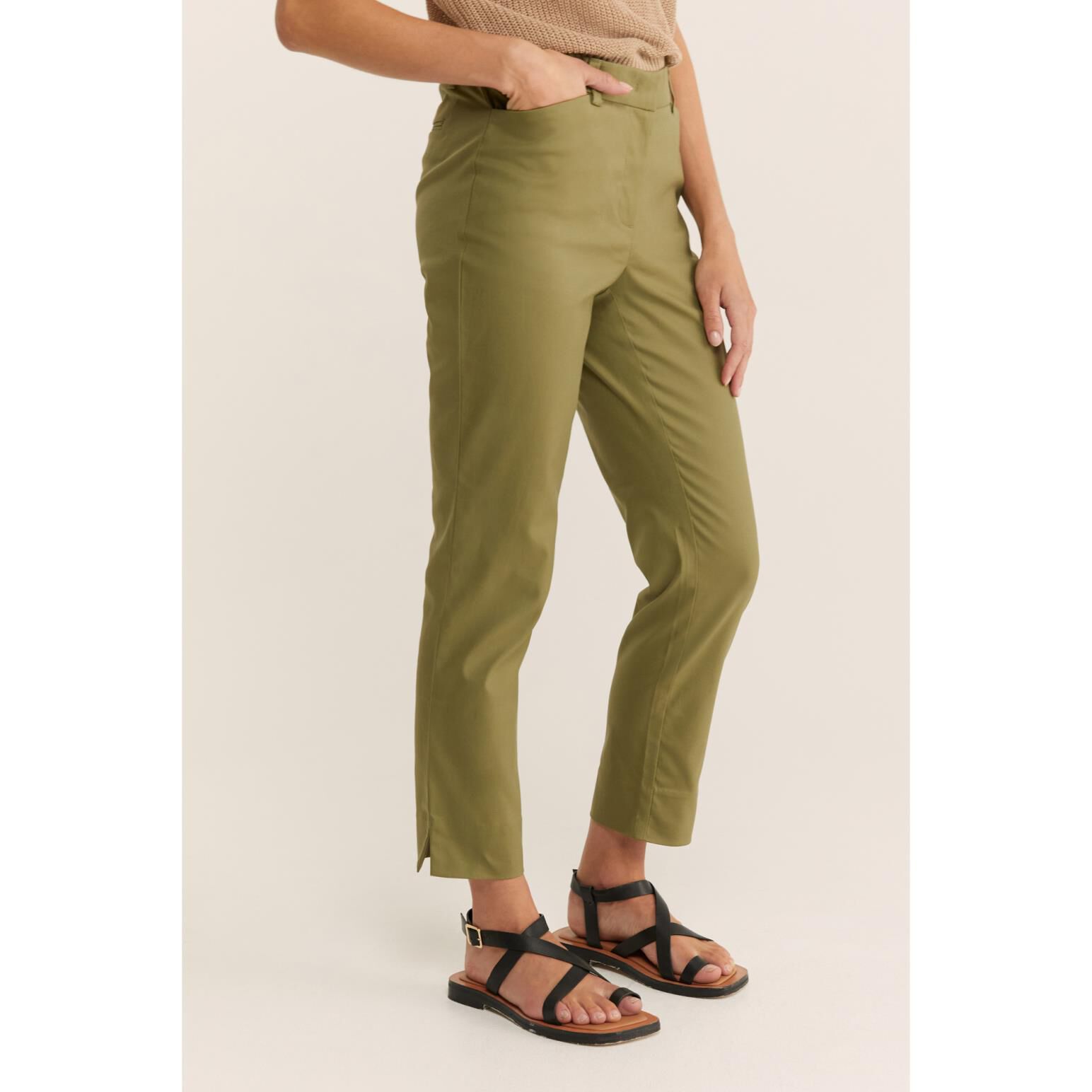Venus capri pants outlet