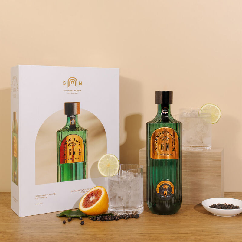 Strange Nature Gin 44% Gift Set with Tumblers 700ml image number 1