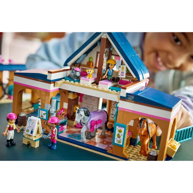 LEGO Friends Horse Stable and Riding Academy image number 3