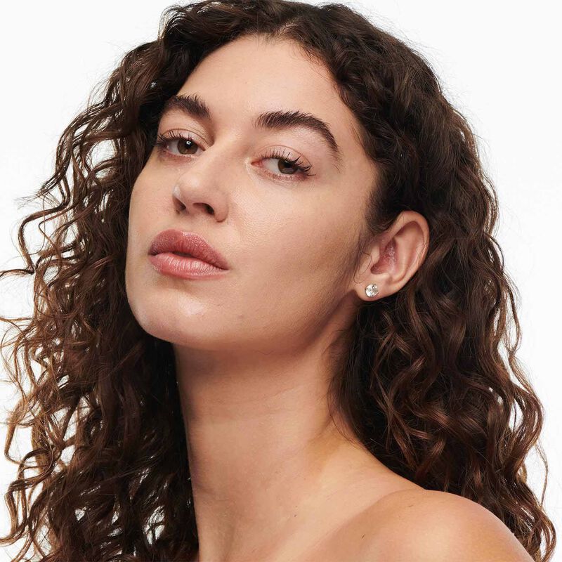 MAC Studio Radiance Serum Powered Foundation image number 34