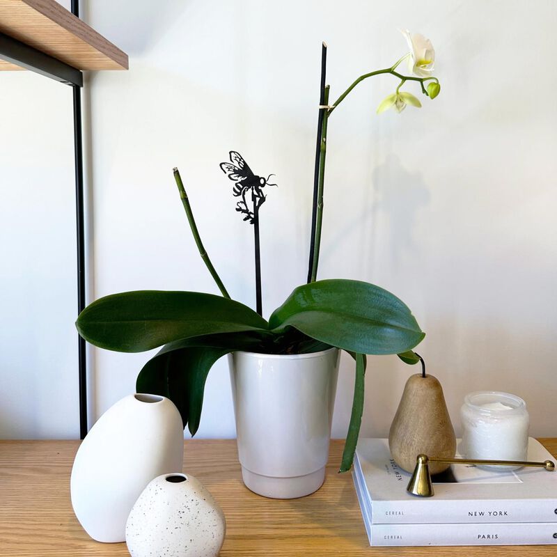 Metalbird Honeybee Plant Stake - 70cm image number 3