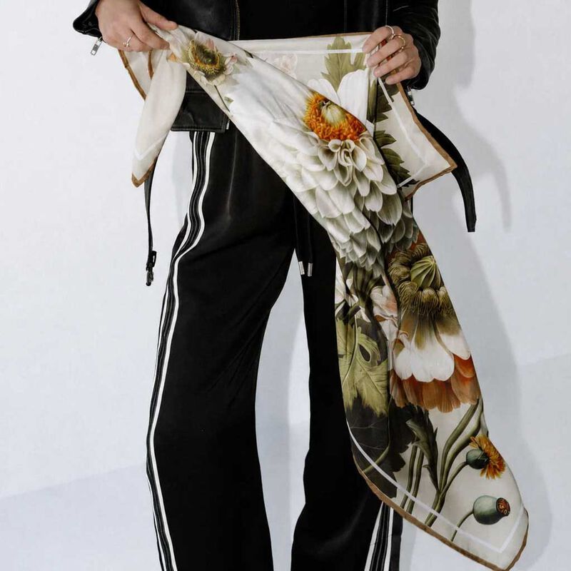 Artifact Liora Garden Scarf image number 3