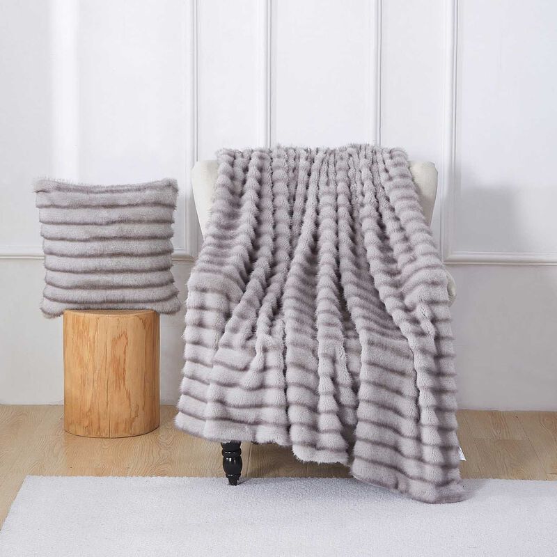 Top Drawer Silver Sable Throw 650Gsm Carved Fur - 150x200cm image number 1