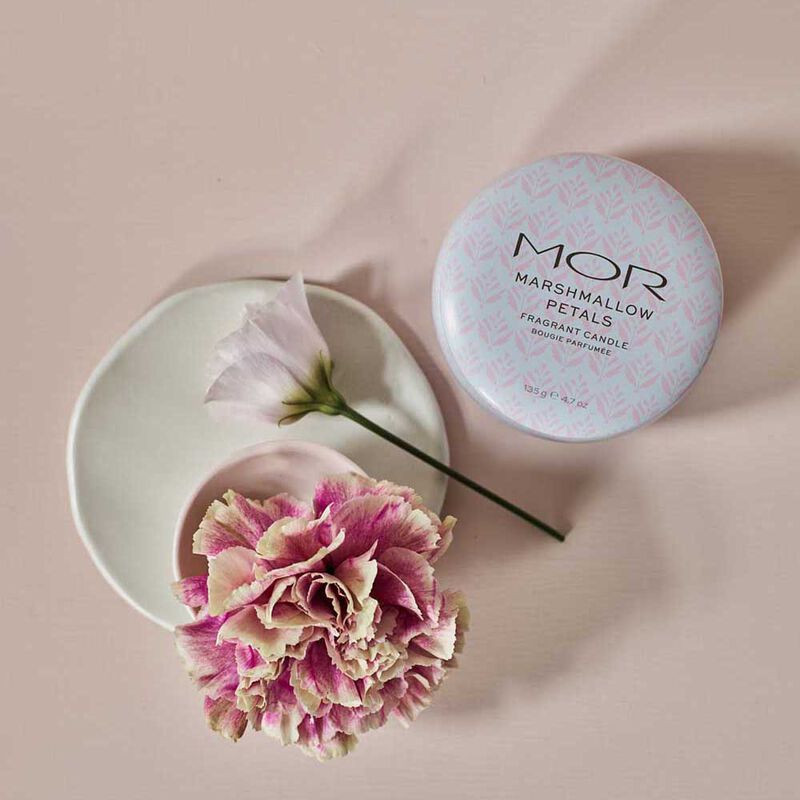 MOR Fragrant Candle in a Tin - Marshmallow Petals 135g image number 1