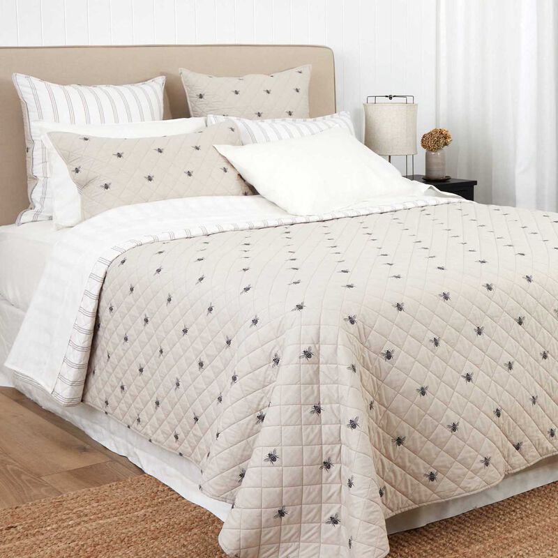 Wallace Cotton Meant To Bee Diamond Stitched Quilt 250gsm image number 1