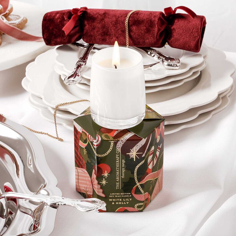Therapy White Lily & Holly Festive Candle 80g image number 1