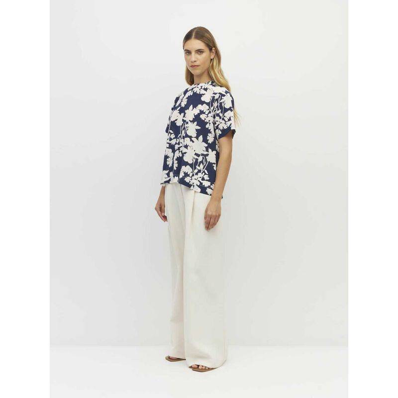 Juliette Hogan Fancy Tee image number 3