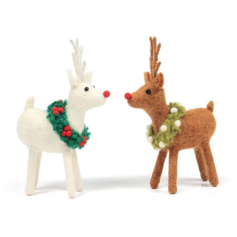 Amica Felt Reindeer With Mistletoe And Holly Weaths 15cm image number 1