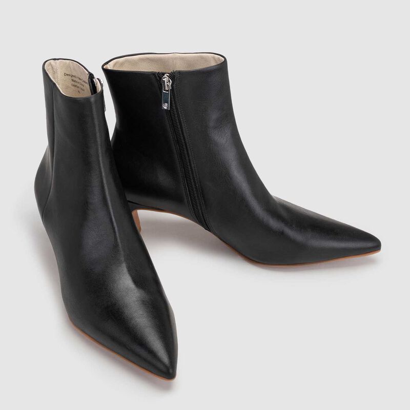 Chaos & Harmony Nightfall Boot image number 1