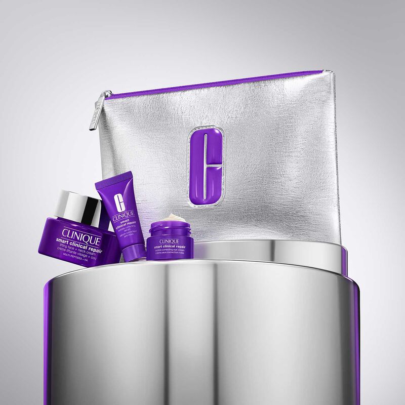 Clinique Outsmart Lines + Wrinkles Christmas Gift Set image number 3
