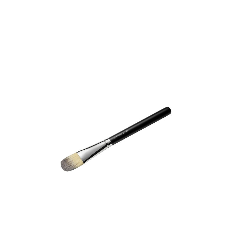 MAC Brush #190 Foundation Brush image number 2