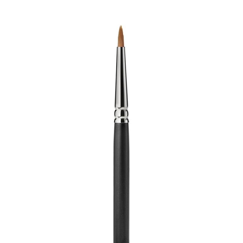 MAC Brush #209 Eyeliner image number 1