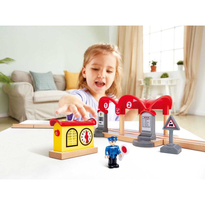 Hape Record Listen & Light Railway Station image number 1