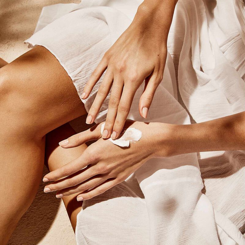 L'Occitane Almond Hand Cream 30ml image number 1