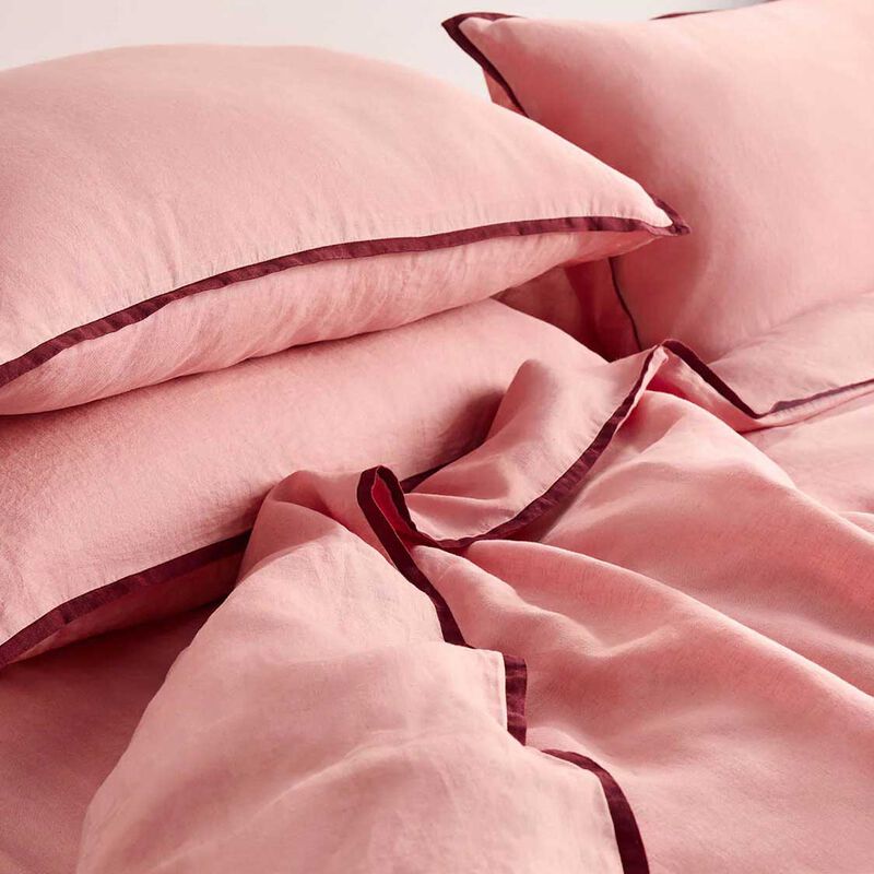 HOMMEY. Linen Quilt Cover - Rhubarb image number 1