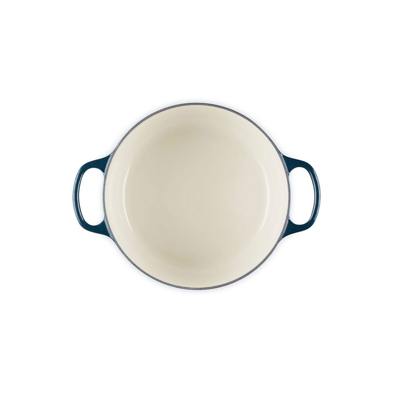Le Creuset Signature Cast Iron Round Casserole 24cm image number 38