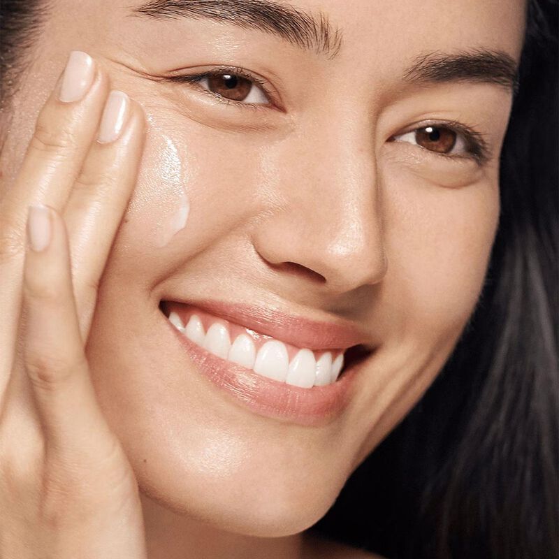 Clinique Moisture Surge&trade; Intense 72-Hour Lipid Replenishing Hydrator 75ml image number 3
