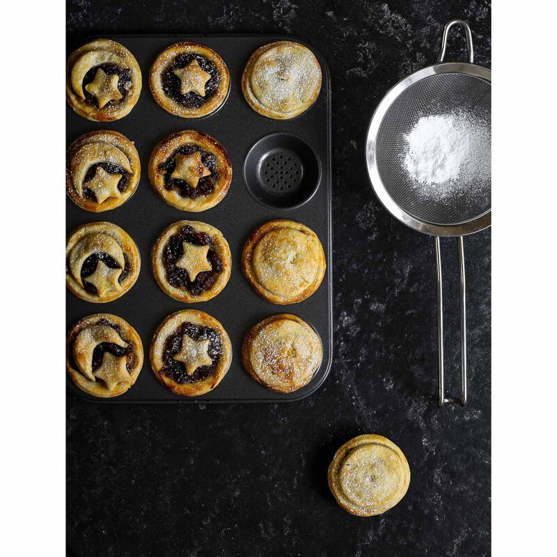 MasterCraft Crusty Bake Tart/Mince Pie Baking Pan 12 Cup image number 2