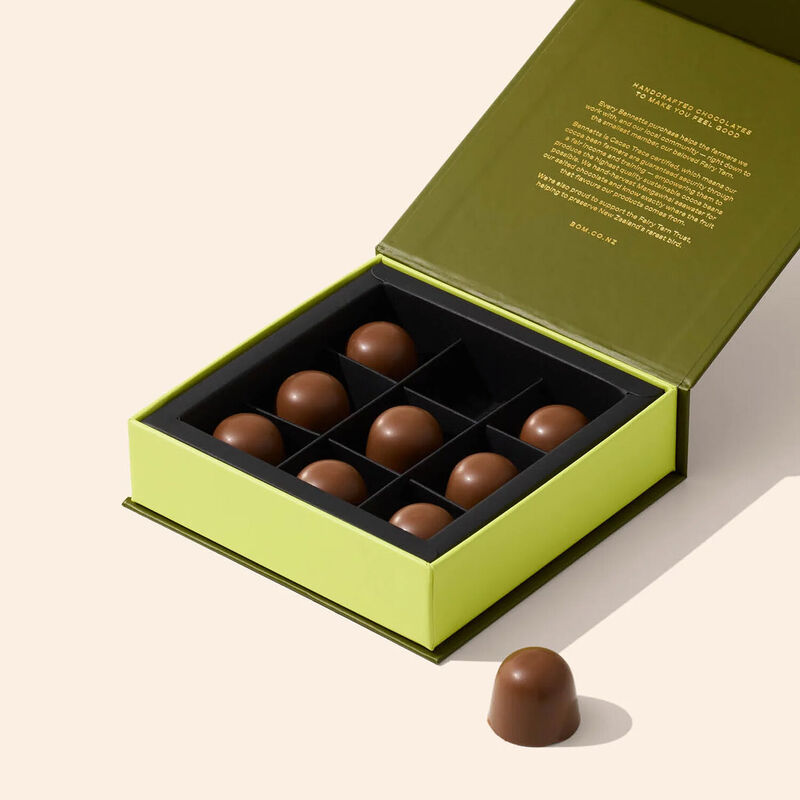 Bennetts of Mangawhai 9 Whole Roasted Hazelnut & Crispy Praline 144g image number 1