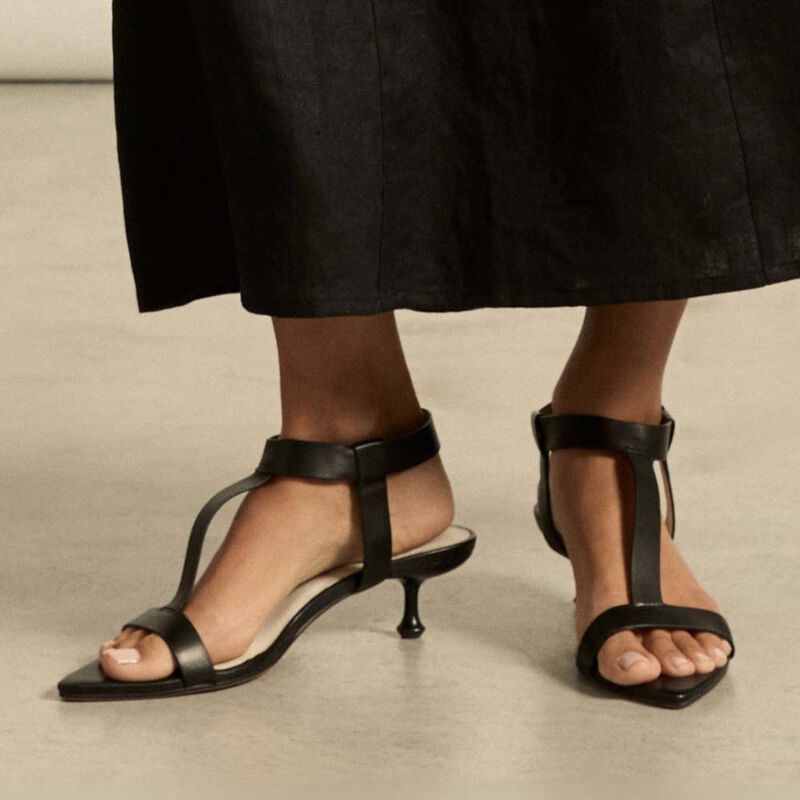 Zoe Kratzmann Debut Heel image number 1