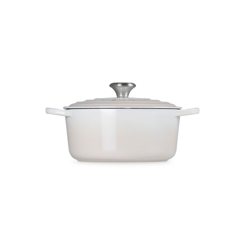Le Creuset Signature Cast Iron Round Casserole 24cm image number 32