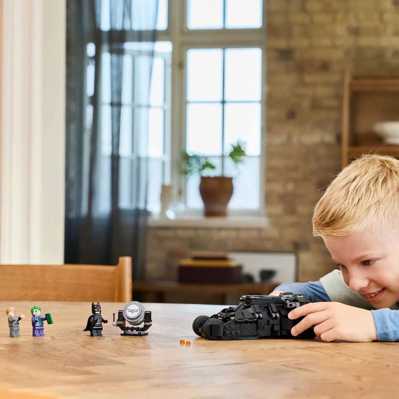 LEGO DC Super Heroes™ - Batman™ Tumbler vs. Two-Face™ & The Joker™ image number 3