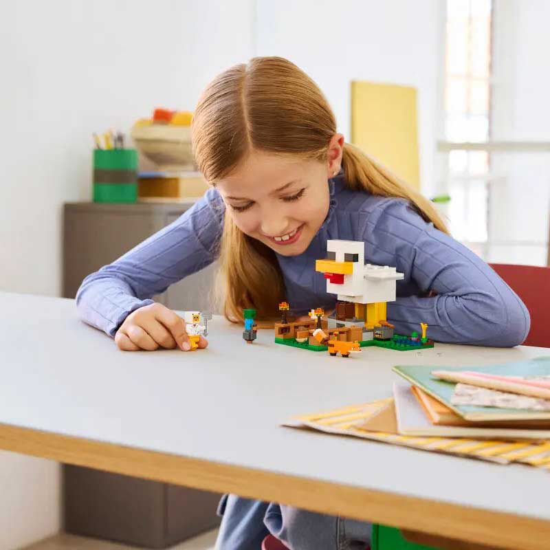 LEGO Minecraft&reg; Chicken Farm image number 3
