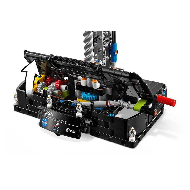 LEGO Technic NASA Artemis Space Launch System Rocket image number 2
