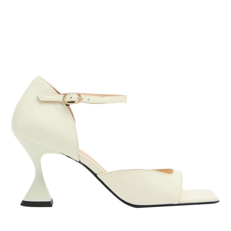 Alohas Beijos Leather Sandal image number 0