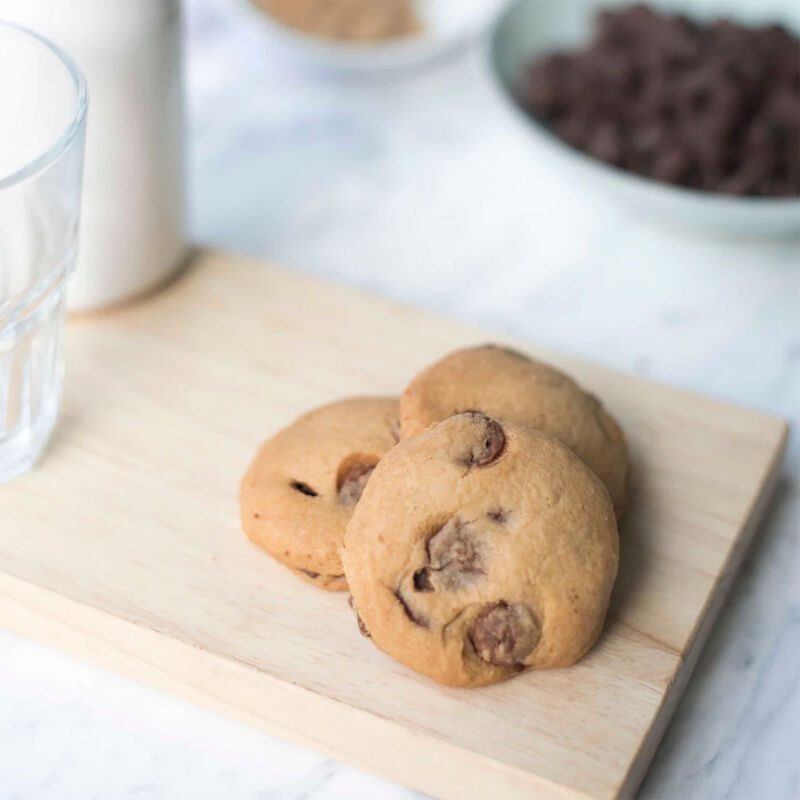 Molly Woppy Artisan GF Milk Choccy Chunk Gluten Free Cookies 185g image number 1