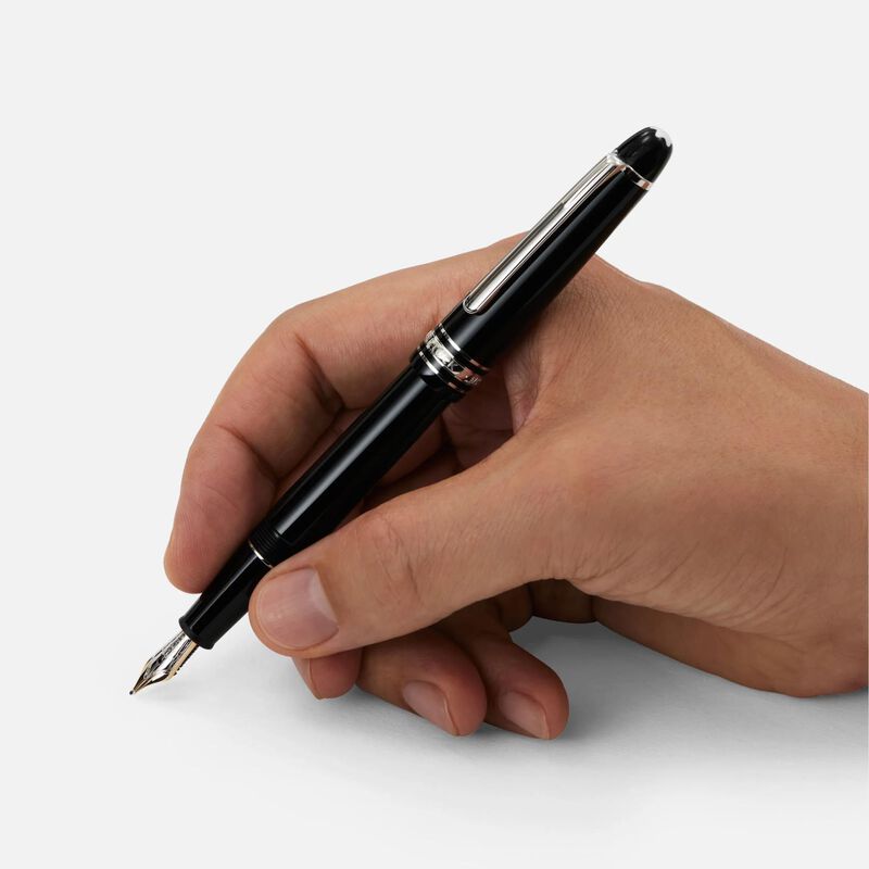 Montblanc Meisterst&uuml;ck Platinum-Coated Classique Fountain Pen image number 3