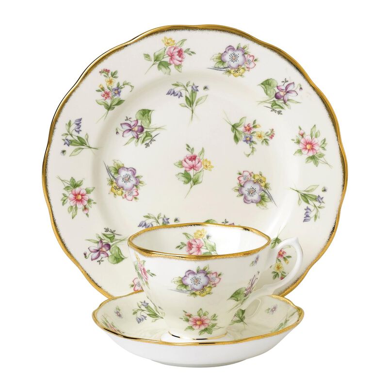 Royal Albert 100 Years Teaware Teacup, Saucer, Plate 1920 image number 0