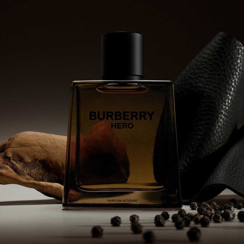 Burberry Hero Parfum Intense 100ml image number 2