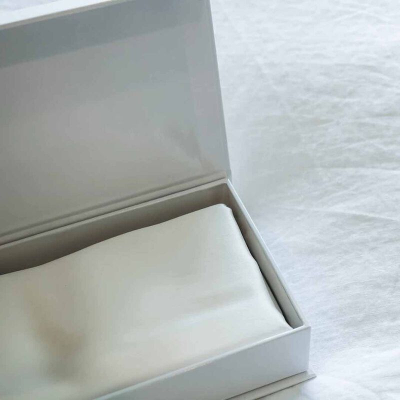 Home Lab 100% Pure Silk Pillowcase image number 19