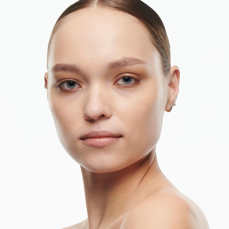 MAC Studio Radiance Serum Powered Foundation image number 10