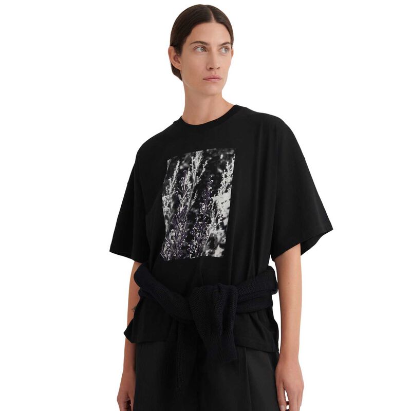 Kowtow Scene Tee image number 0