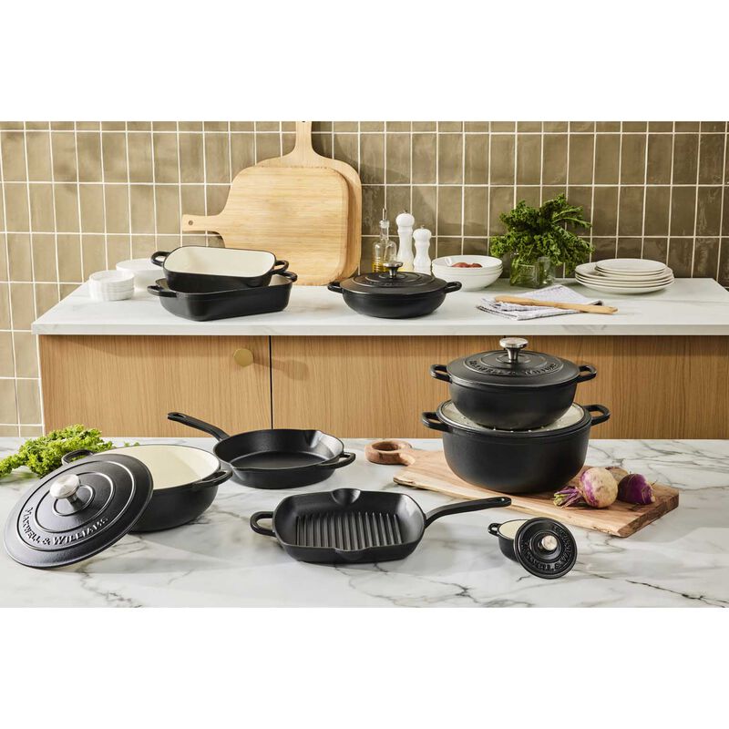 Maxwell & Williams Cast Iron Roaster Black 34x26cm / 5L Gift Boxed image number 3