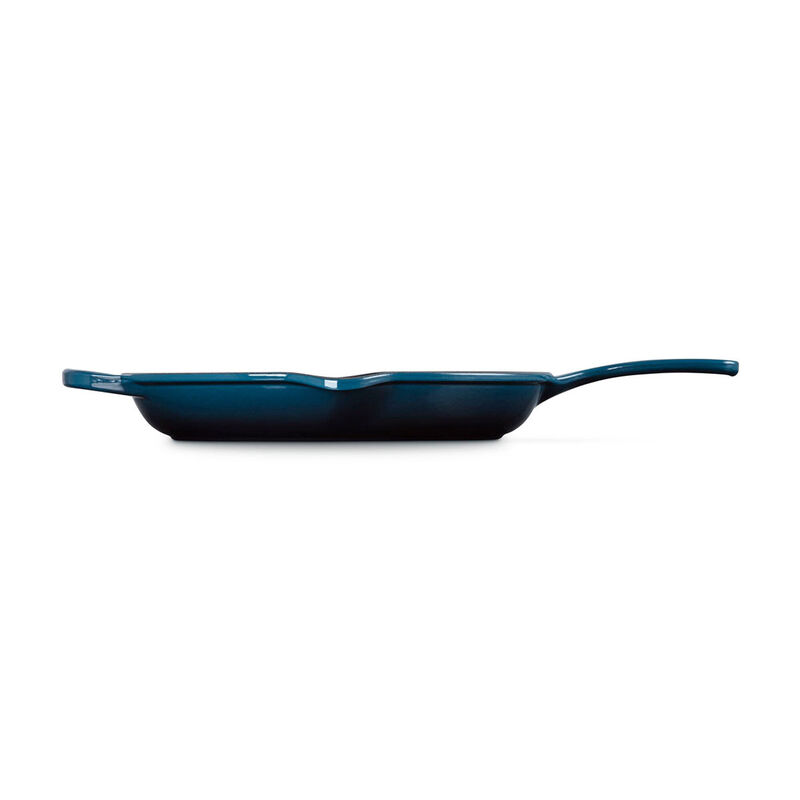 Le Creuset Signature Cast Iron Round Skillet 30cm image number 24